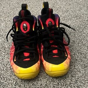 Nike Air Foamposite Pro
Area 72 Asteroid size 8.5